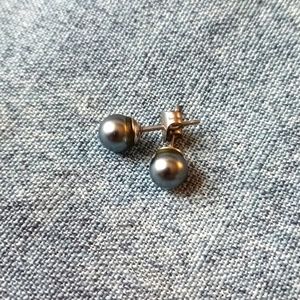 Faux black pearl stud earrings